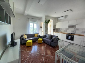 Sunny Apt 20 min St Peter by train Rome